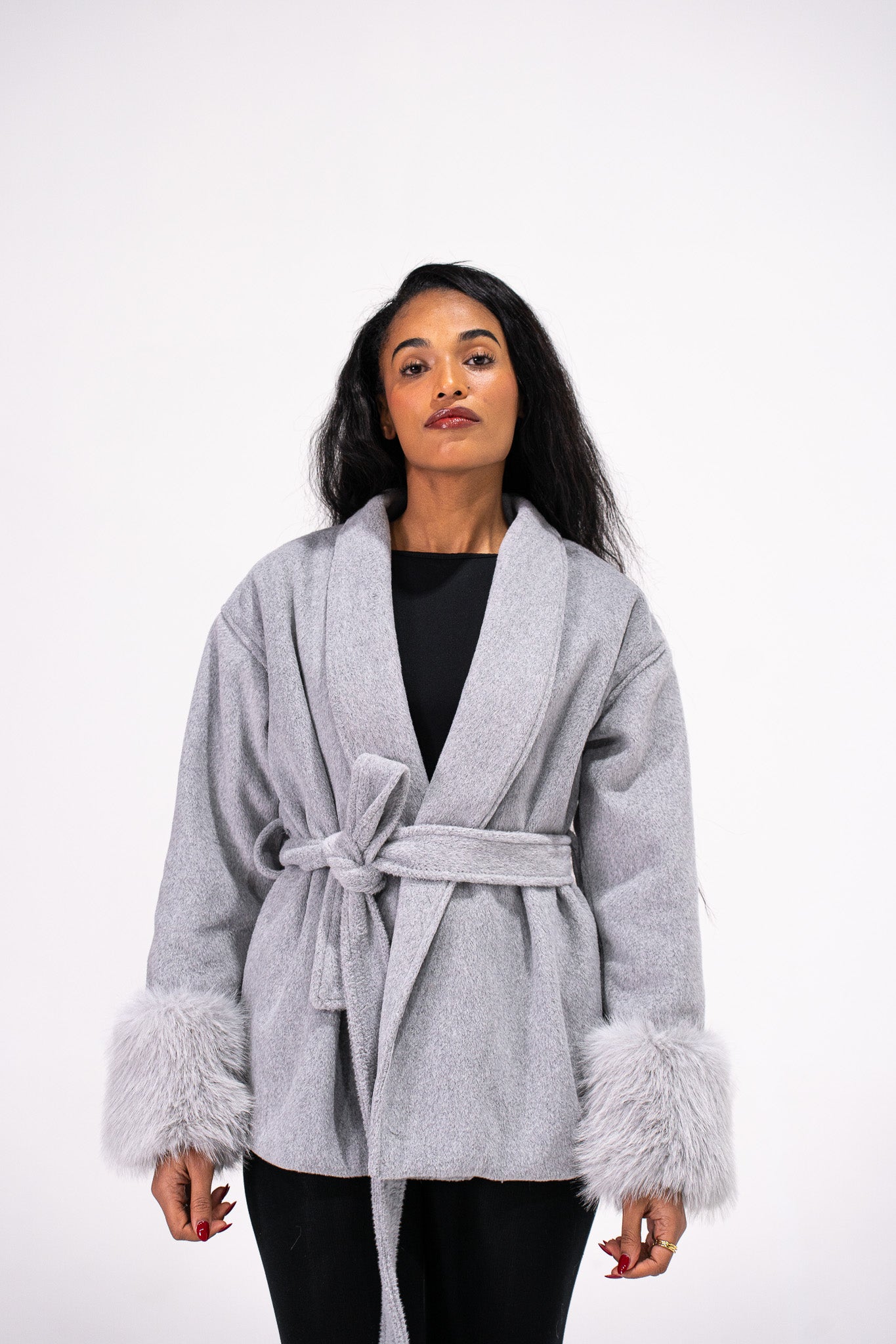 Cardigan Élégant à Manches Fourrure gris– Style Chic & Confort Absolu