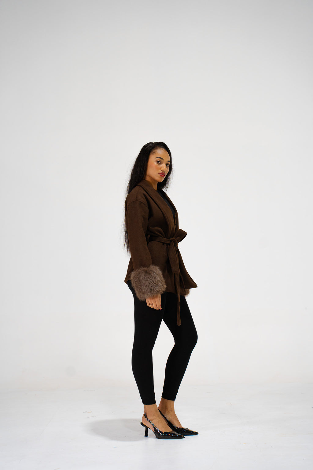 Cardigan Élégant à Manches Fourrure marron – Style Chic & Confort Absolu