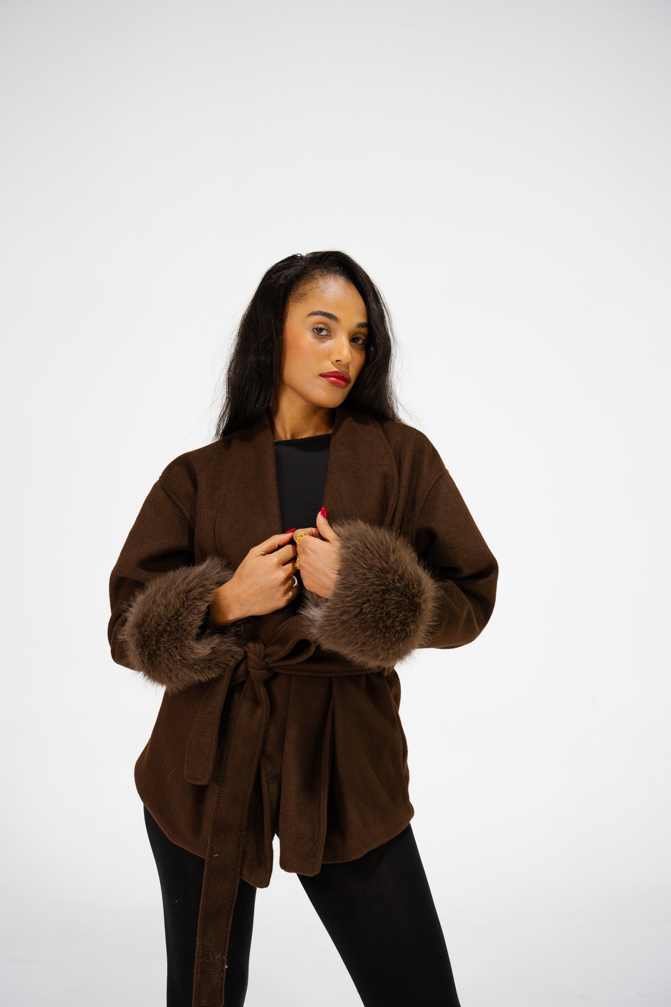 Cardigan Élégant à Manches Fourrure marron – Style Chic & Confort Absolu