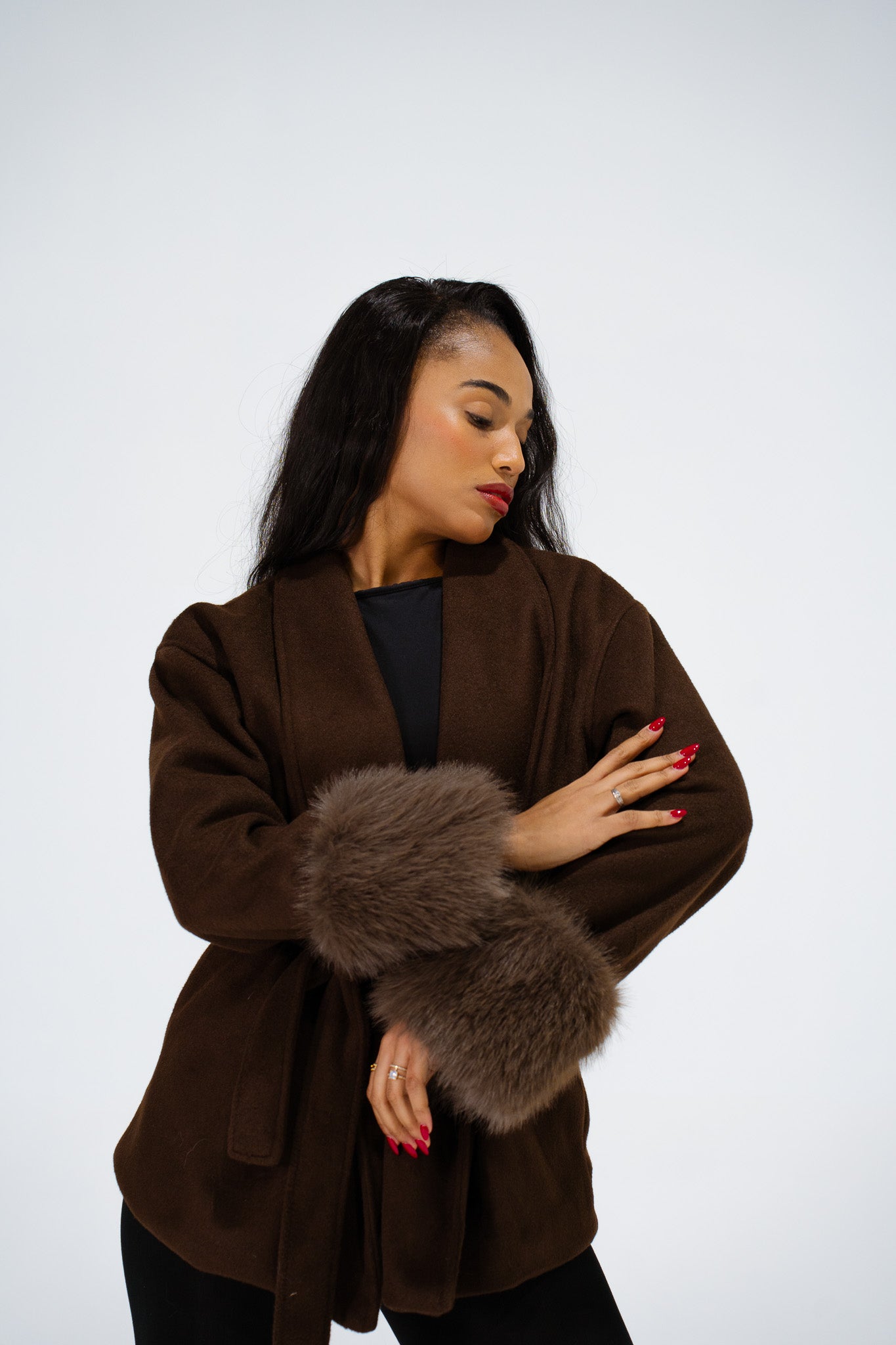 Cardigan Élégant à Manches Fourrure marron – Style Chic & Confort Absolu