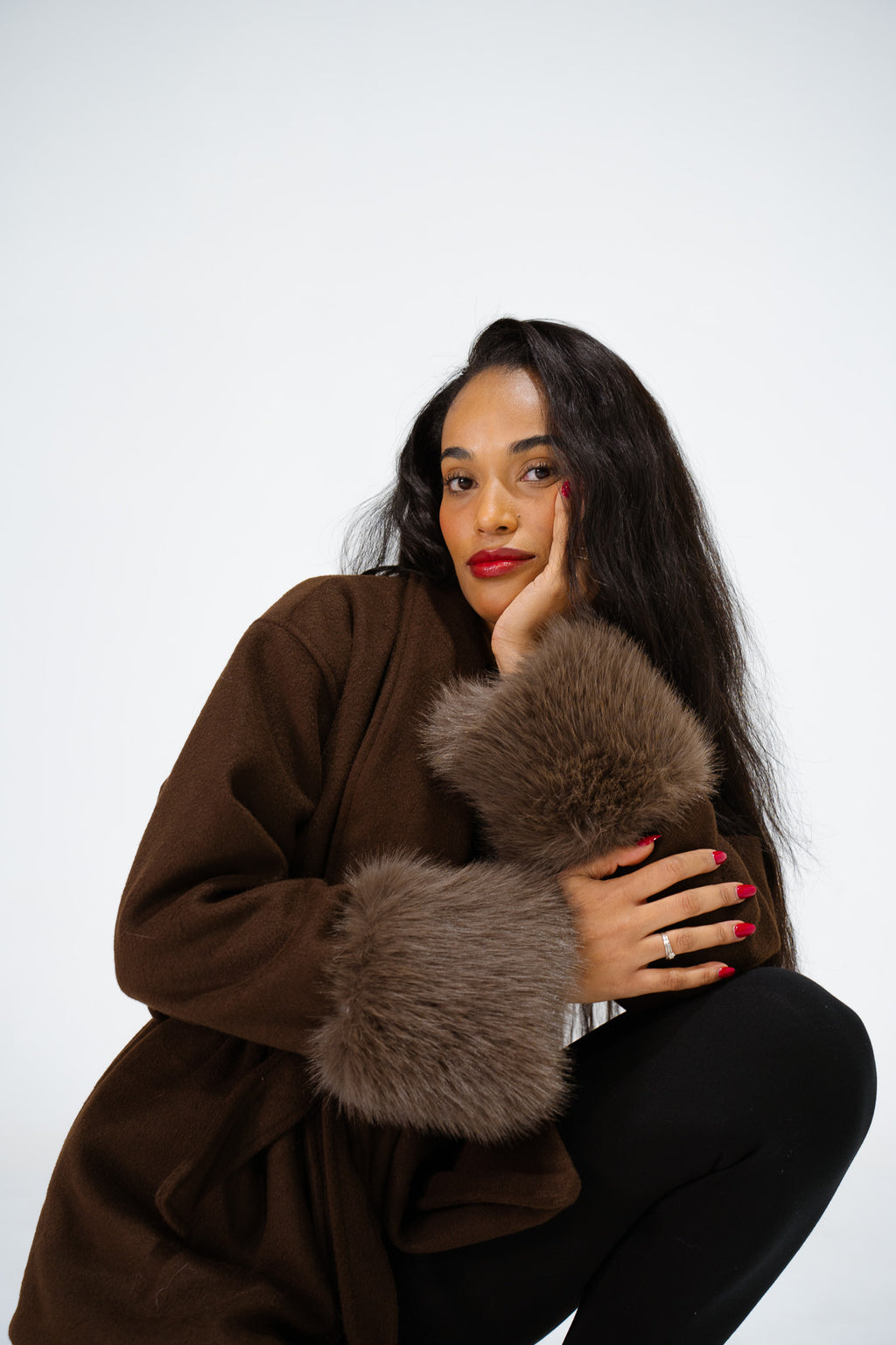 Cardigan Élégant à Manches Fourrure marron – Style Chic & Confort Absolu