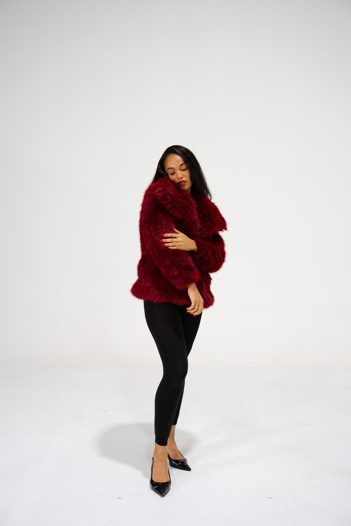 Manteau Fausse Fourrure Bordeaux – Luxe, Style & Confort