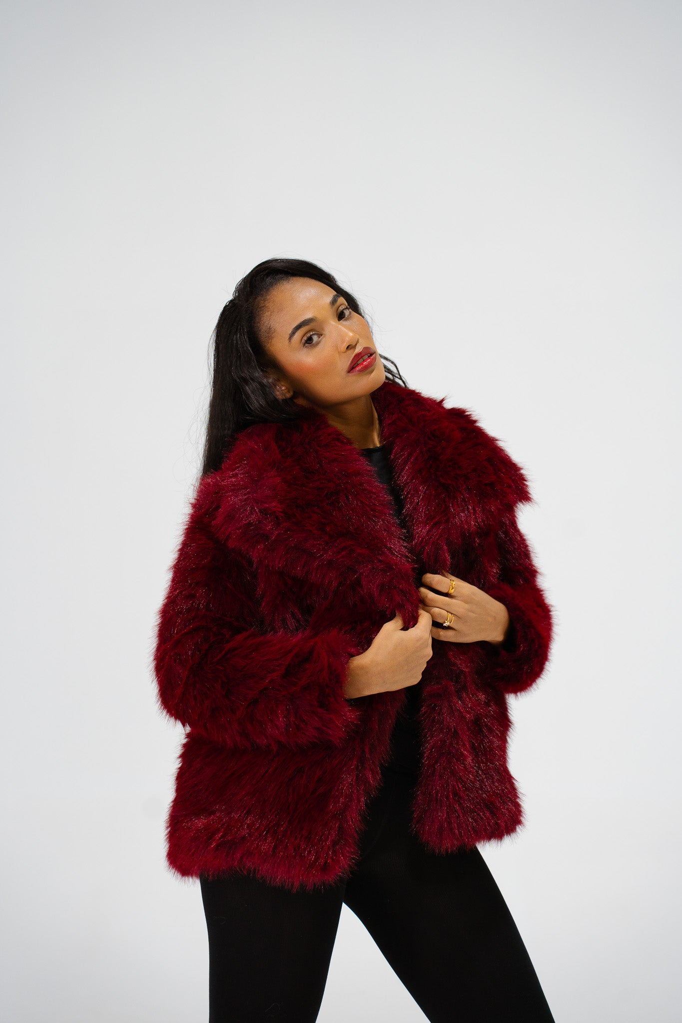 Manteau Fausse Fourrure Bordeaux – Luxe, Style & Confort