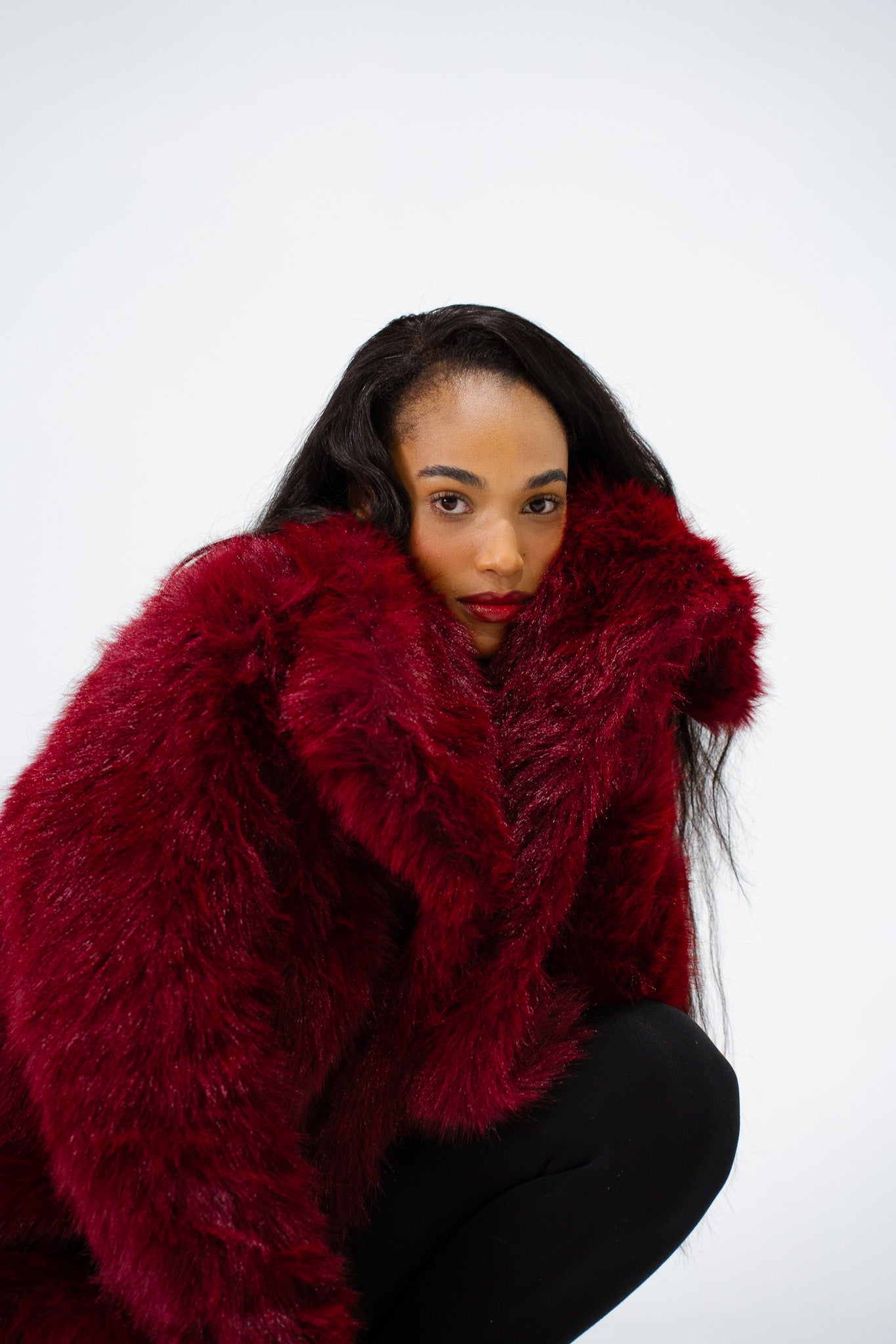 Manteau Fausse Fourrure Bordeaux – Luxe, Style & Confort