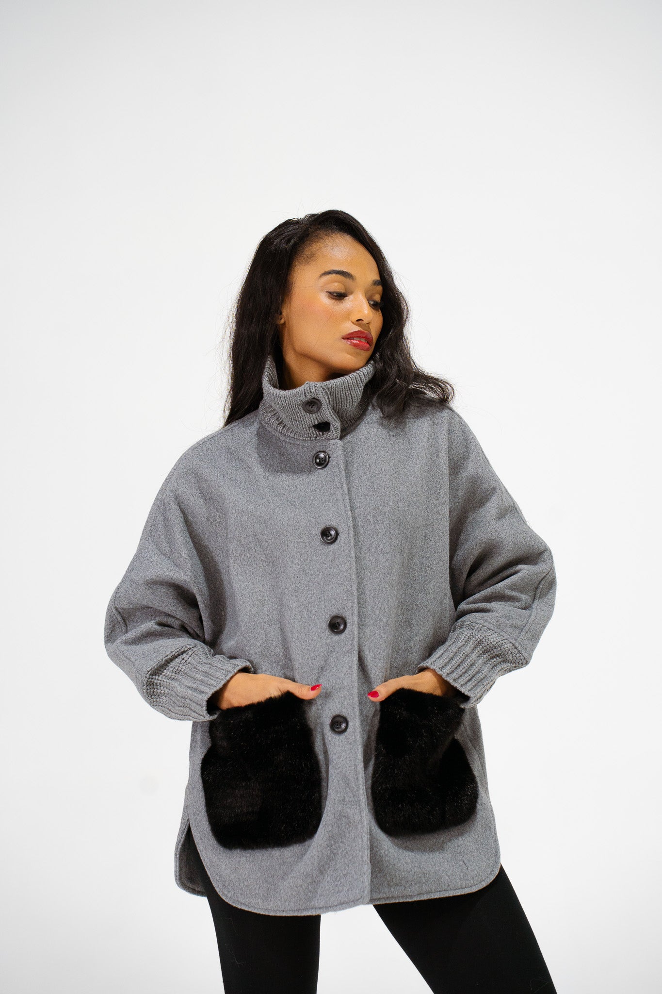 Veste Grise Col Montant – Collection Élégance Intemporelle