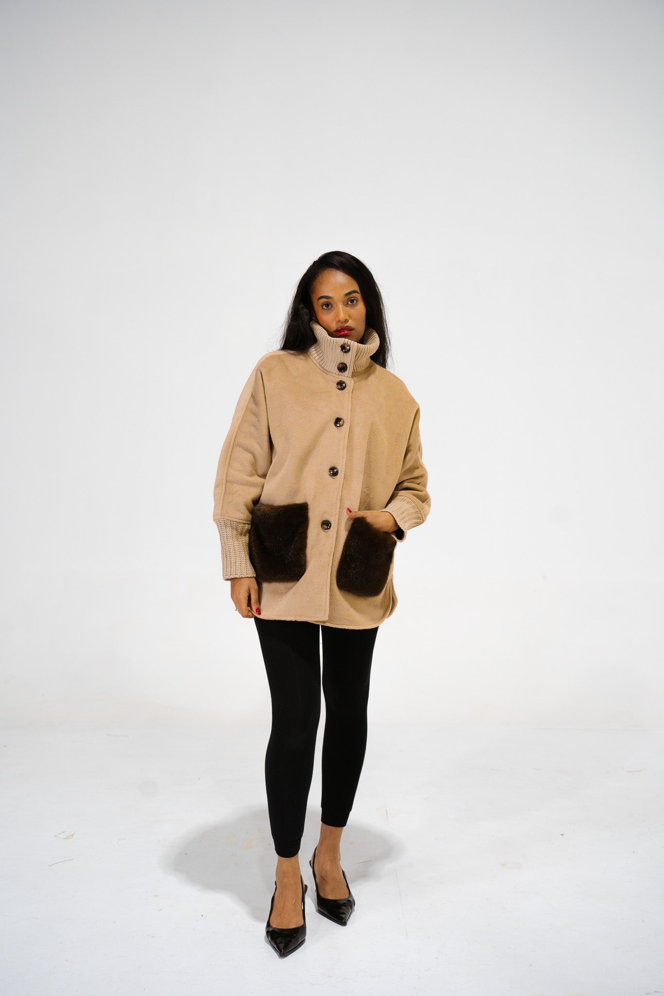 Veste beige Col Montant – Collection Élégance Intemporelle