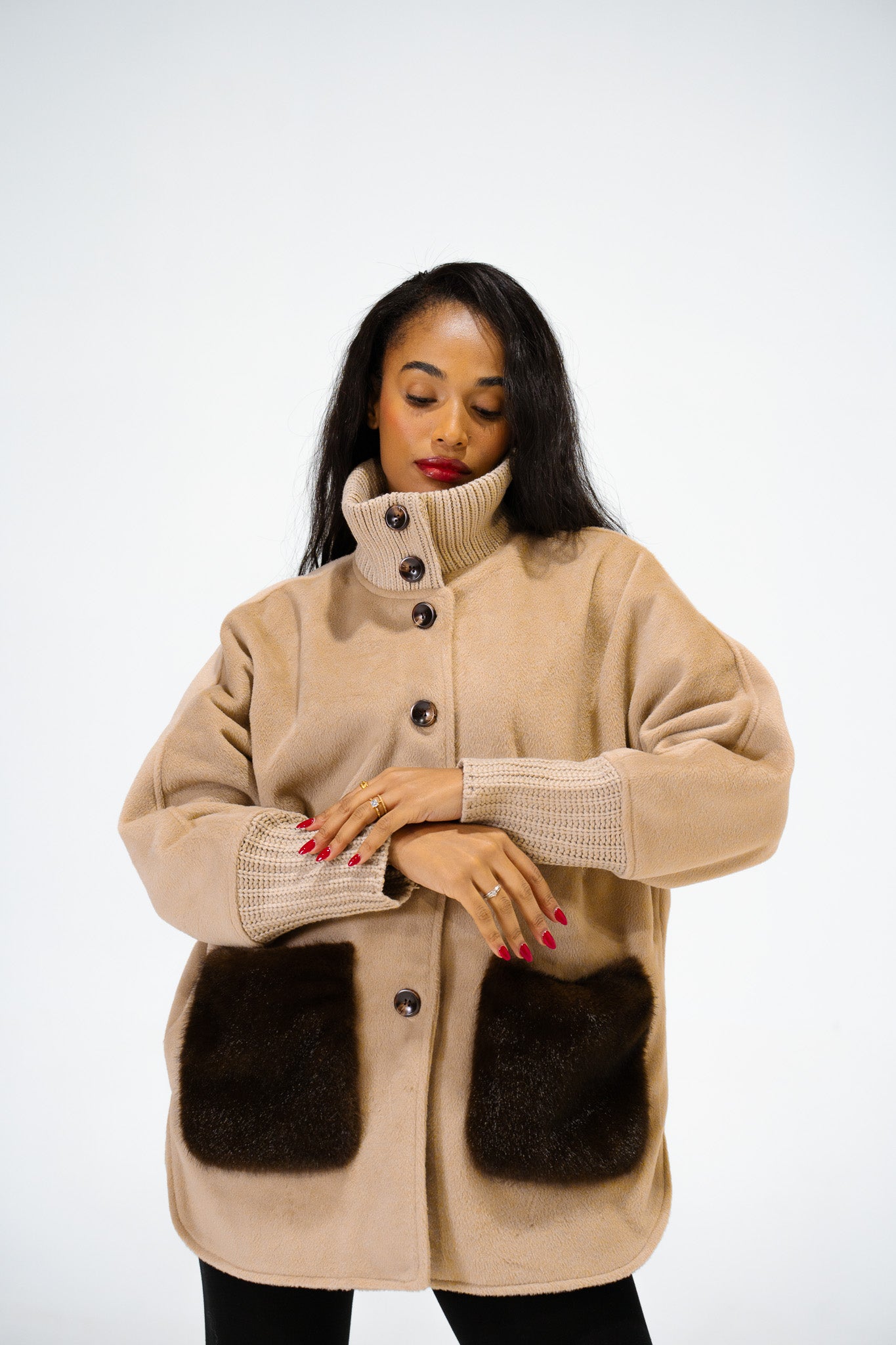 Veste beige Col Montant – Collection Élégance Intemporelle